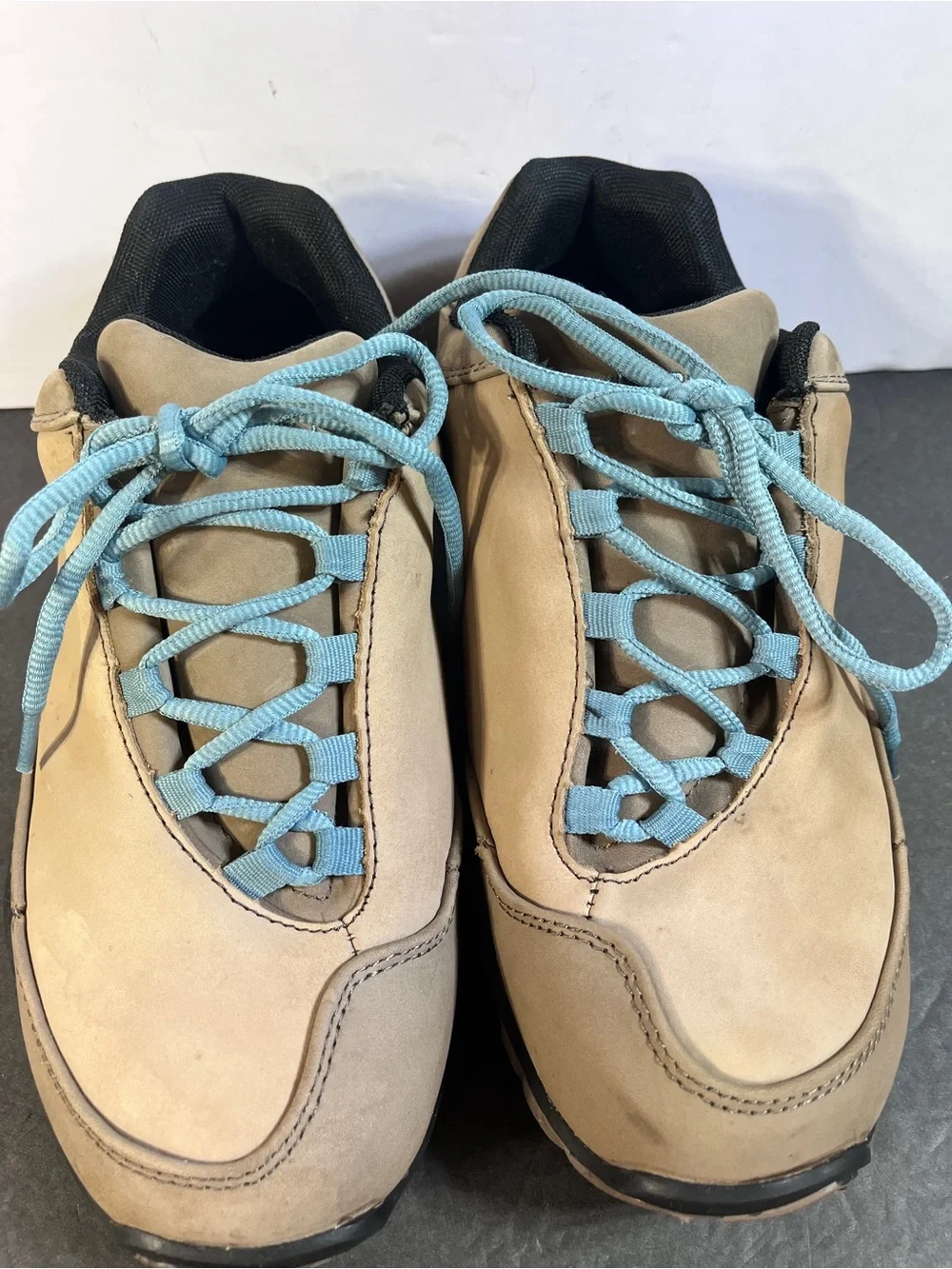 KURU Women’s 10.5 Casual Hiking Lace-Up Shoe in Tan with Light Blue Accents